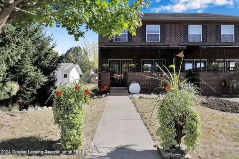 225 S Bridge St, Dewitt, MI 48820