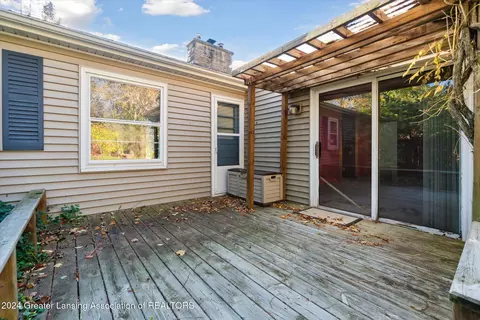Exterior - 4980 Mohawk Rd, Okemos, MI 48864 photo 3 of 9
