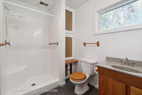 Bath - 4980 Mohawk Rd, Okemos, MI 48864 photo 1 of 3