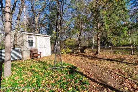 Exterior - 4980 Mohawk Rd, Okemos, MI 48864 photo 7 of 9