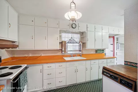 Kitchen - 4980 Mohawk Rd, Okemos, MI 48864 photo 1 of 3
