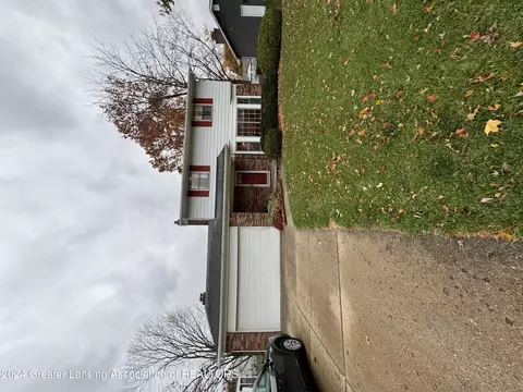 1136 Arlington Dr, Lansing, MI 48917