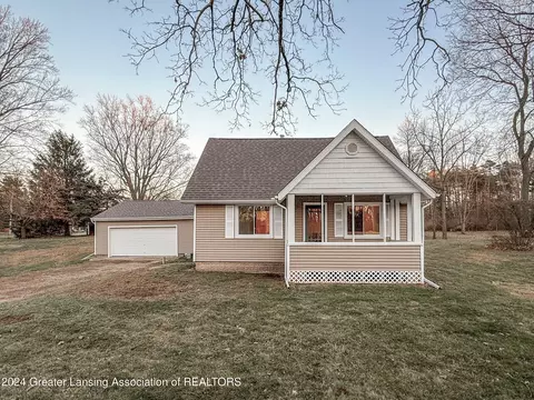 119 S Waverly Rd, Eaton Rapids, MI 48827
