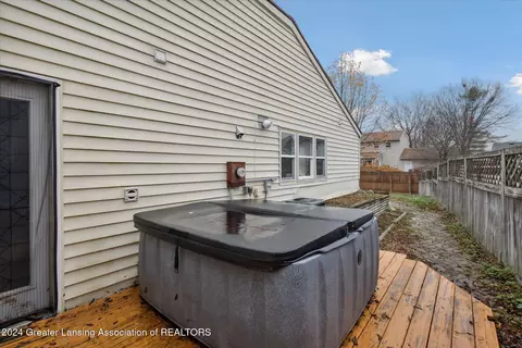518 Jade Dr, Lansing, MI 48917 photo 33