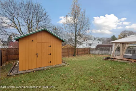 518 Jade Dr, Lansing, MI 48917 photo 32