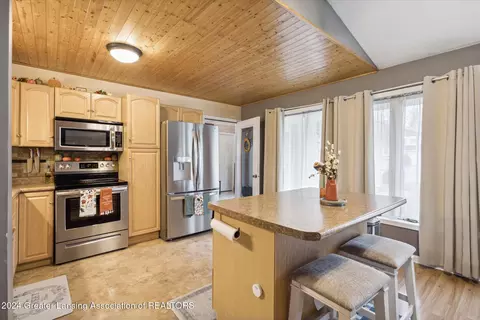 518 Jade Dr, Lansing, MI 48917 photo 11