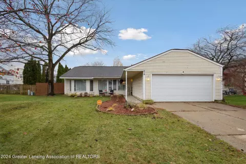 518 Jade Dr, Lansing, MI 48917 photo 3