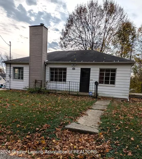 2414 Vine St, Lansing, MI 48912