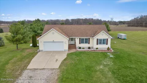 1330 W Mead Rd, Saint Johns, MI 48879
