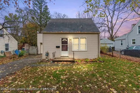 635 Jessop Ave, Lansing, MI 48910