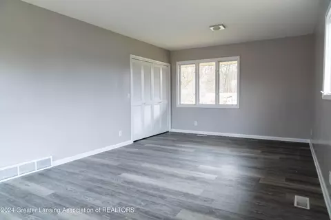 Bedroom - 6560 E Galway Cir, Dimondale, MI 48821 photo 2 of 6