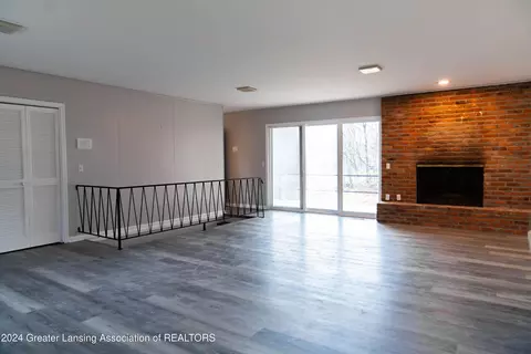 Living - 6560 E Galway Cir, Dimondale, MI 48821 photo 10 of 18