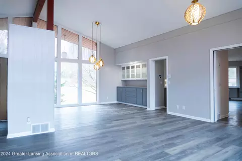 Living - 6560 E Galway Cir, Dimondale, MI 48821 photo 5 of 18