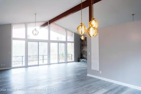 Living - 6560 E Galway Cir, Dimondale, MI 48821 photo 3 of 18