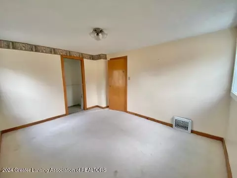 Bedroom - 11370 S Us 27, Dewitt, MI 48820 photo 3 of 5