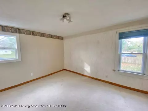 Bedroom - 11370 S Us 27, Dewitt, MI 48820 photo 2 of 5