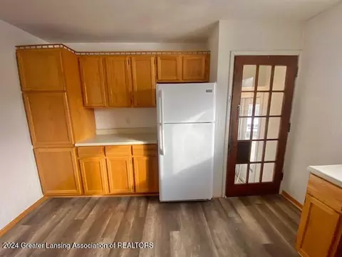 Kitchen - 11370 S Us 27, Dewitt, MI 48820 photo 5 of 5