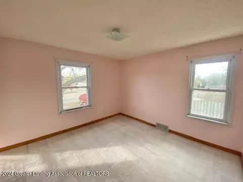 Bedroom - 11370 S Us 27, Dewitt, MI 48820 photo 4 of 5