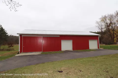 Exterior - 11760 S Us 27, Dewitt, MI 48820 photo 8 of 11