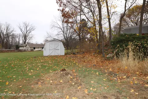 Exterior - 11760 S Us 27, Dewitt, MI 48820 photo 5 of 11