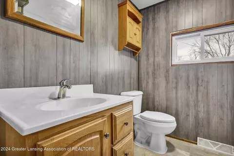 Bath - 11760 S Us 27, Dewitt, MI 48820 photo 1 of 2