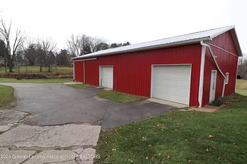 Exterior - 11760 S Us 27, Dewitt, MI 48820 photo 4 of 11