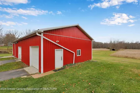 Exterior - 11760 S Us 27, Dewitt, MI 48820 photo 2 of 11