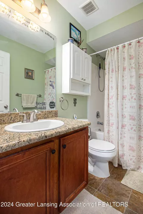Bath - 1283 Evans St, Mason, MI 48854 photo 2 of 2