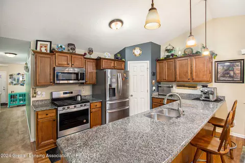 Kitchen - 1283 Evans St, Mason, MI 48854 photo 2 of 2