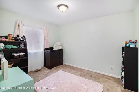 Bedroom - 1283 Evans St, Mason, MI 48854 photo 5 of 6