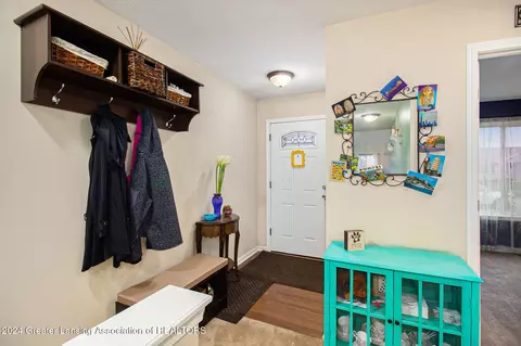 Entry Way - 1283 Evans St, Mason, MI 48854 photo 1 of 2