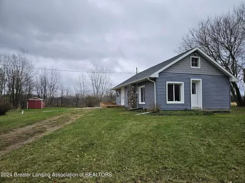 4641 Hogsback Rd, Eaton Rapids, MI 48827