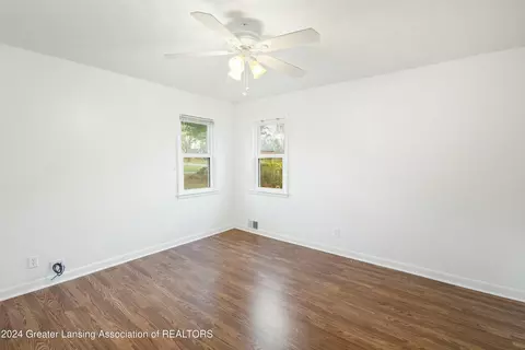 Bedroom - 4327 Gladys Dr, Lansing, MI 48917 photo 5 of 6