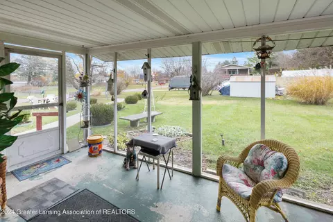 Exterior - 4327 Gladys Dr, Lansing, MI 48917 photo 3 of 15