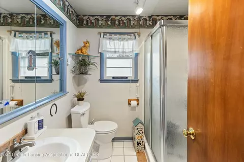 Bath - 4327 Gladys Dr, Lansing, MI 48917 photo 1 of 3