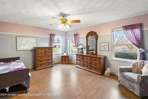 Bedroom - 4327 Gladys Dr, Lansing, MI 48917 photo 6 of 6