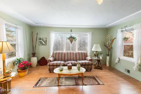 Living - 4327 Gladys Dr, Lansing, MI 48917 photo 1 of 1