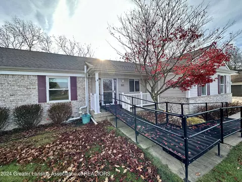 1132 Riverview Ct #3, Williamston, MI 48895