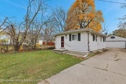 502 Carrier St, Lansing, MI 48906