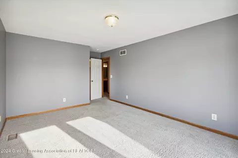 Bedroom - 1787 Killarney Dr, Holt, MI 48842 photo 2 of 5