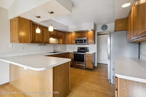 Kitchen - 1787 Killarney Dr, Holt, MI 48842 photo 1 of 4
