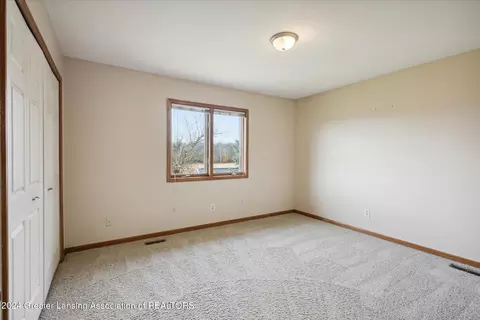 Bedroom - 1787 Killarney Dr, Holt, MI 48842 photo 4 of 5