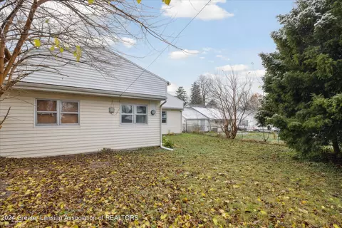 Exterior - 637 E Willard Ave, Lansing, MI 48910 photo 1 of 4