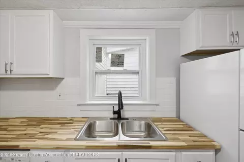 Kitchen - 637 E Willard Ave, Lansing, MI 48910 photo 1 of 1
