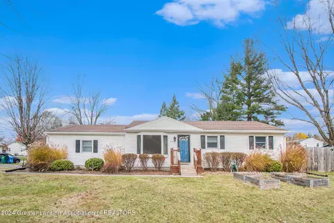 520 Donson Dr, Lansing, MI 48911