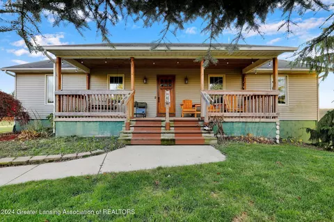 1048 Avery Rd, Saint Johns, MI 48879