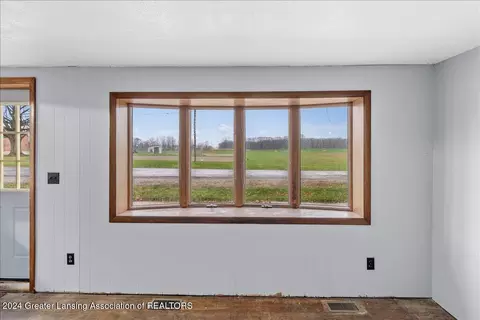 Living - 347 Long St, Sunfield, MI 48890 photo 2 of 3