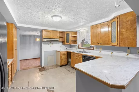 Kitchen - 347 Long St, Sunfield, MI 48890 photo 2 of 5