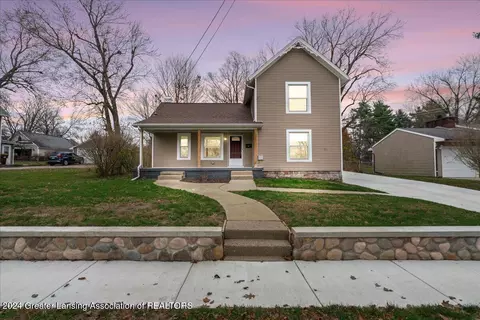 335 E Front St, Grand Ledge, MI 48837