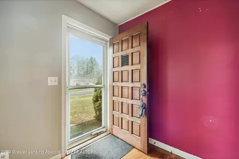 Entry Way - 2532 Lafayette Ave, Lansing, MI 48906 photo 1 of 2
